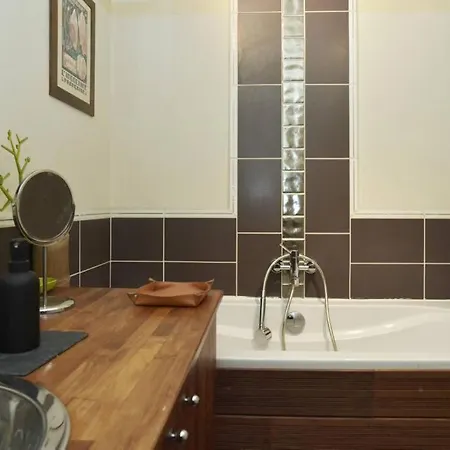 Le Reflet Du Temps Διαμέρισμα *